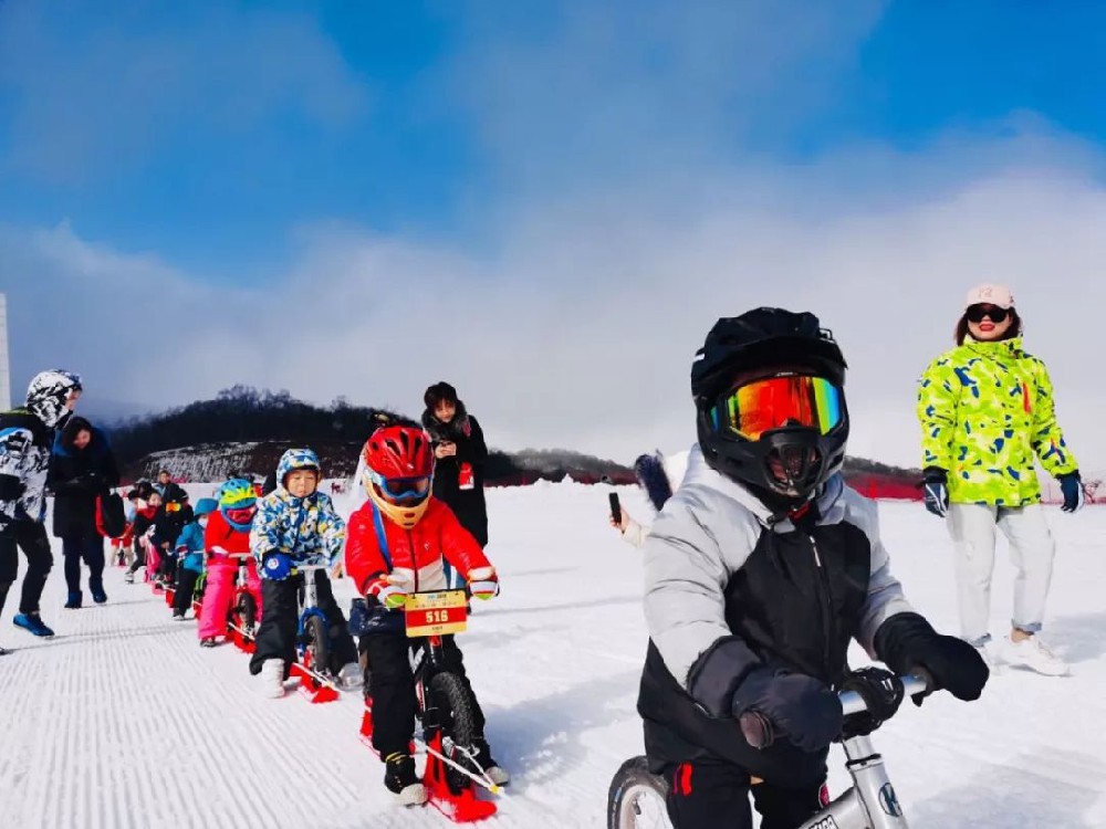 巴中市黨政代表團(tuán)考察漢中龍頭山景區(qū)